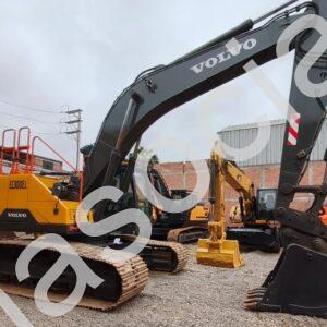 EXCAVADORA DE ORUGA VOLVO EC300EL 2015
